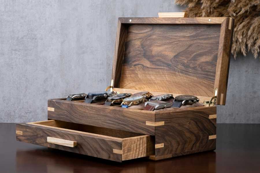 Walnut collector's case