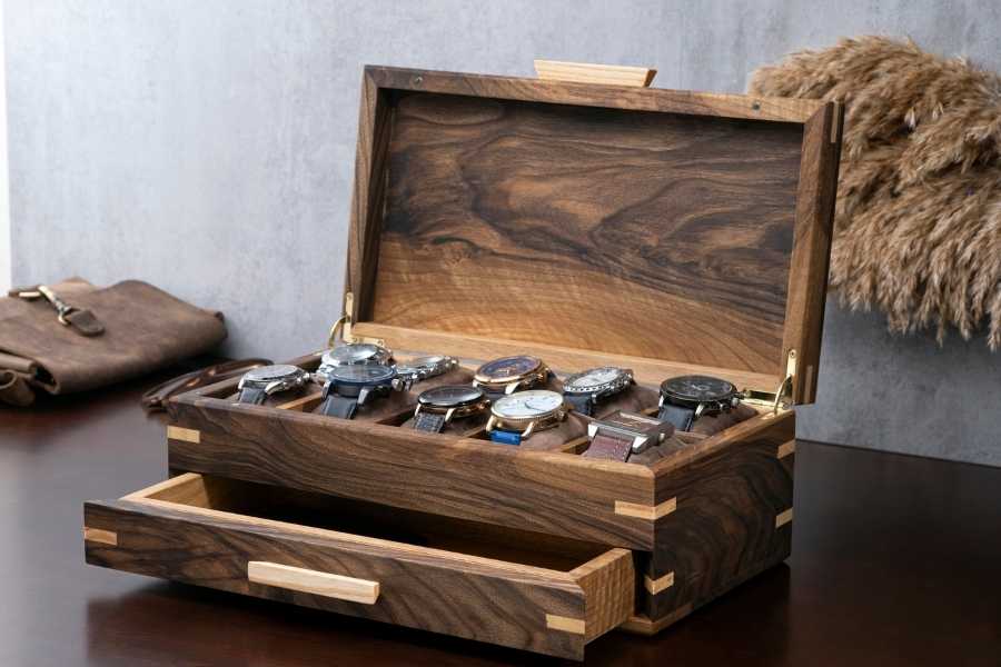 Walnut collector's case