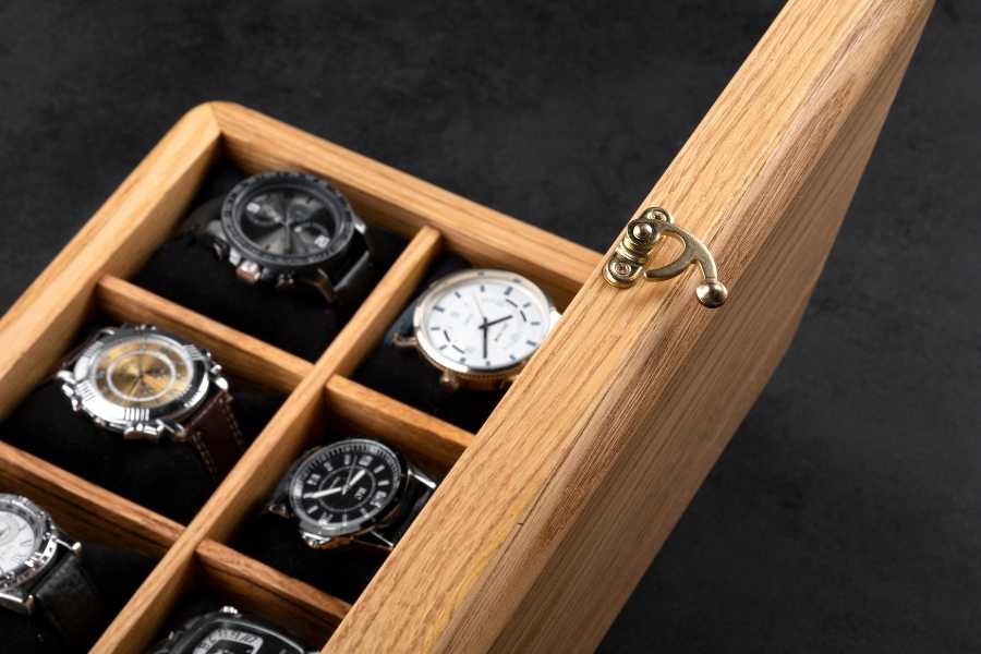 Chestnut watch case